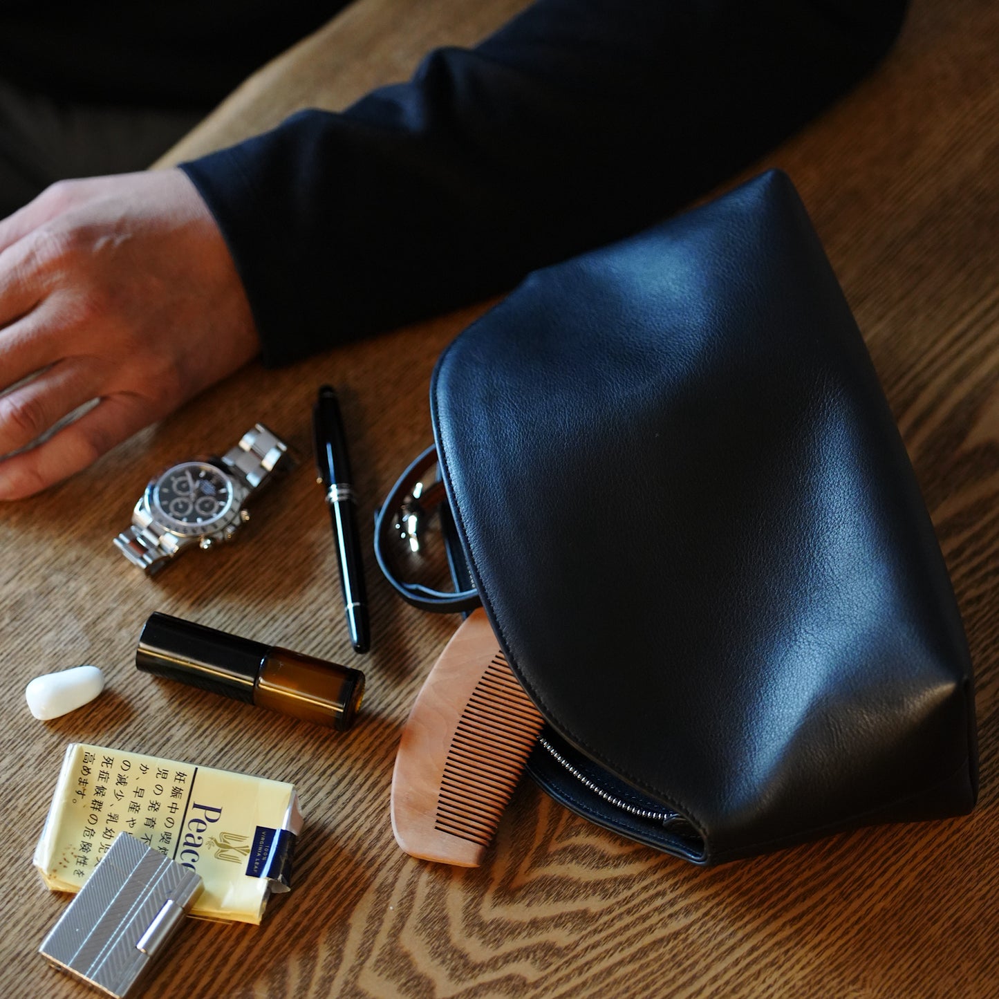 近日発売予定 : スマート ウォレット クラッチ レザー製 【受注生産】【メンバー限定】【数量限定】