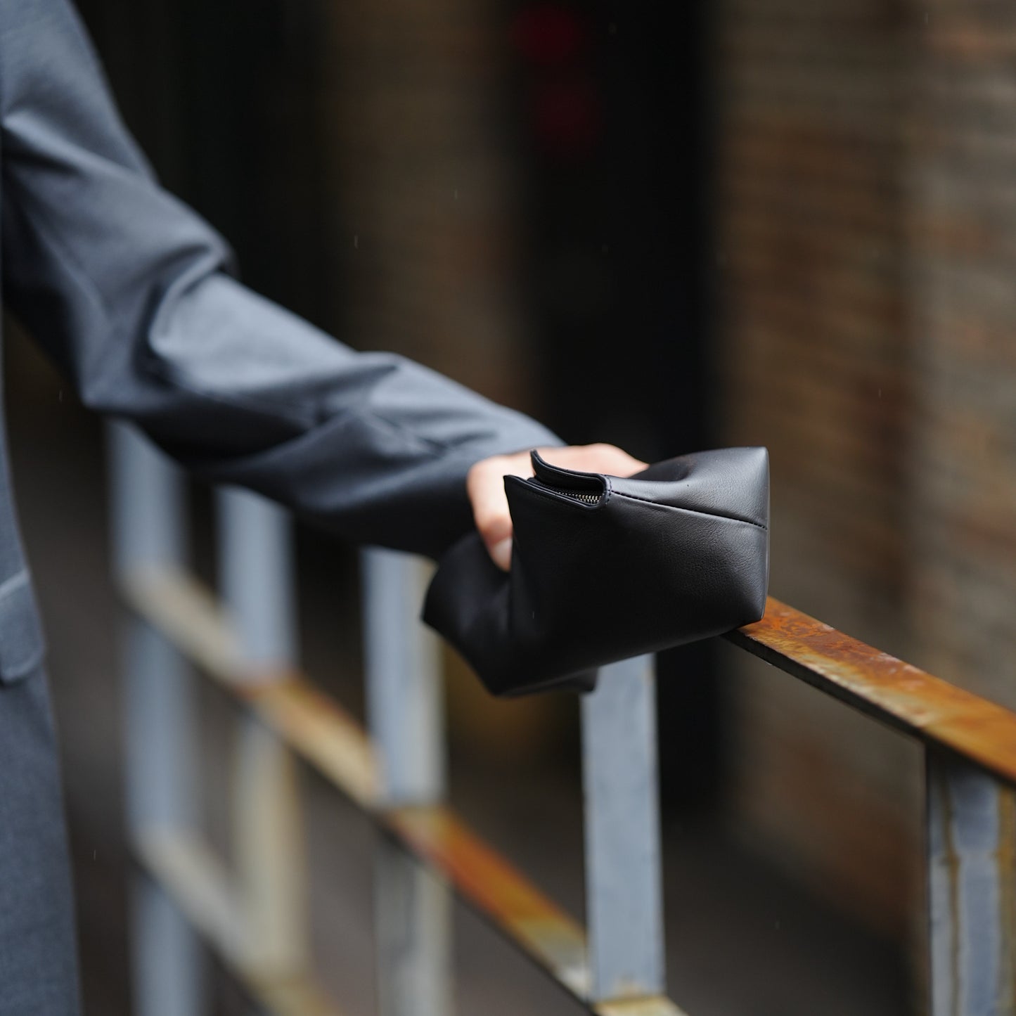 近日発売予定 : スマート ウォレット クラッチ レザー製 【受注生産】【メンバー限定】【数量限定】