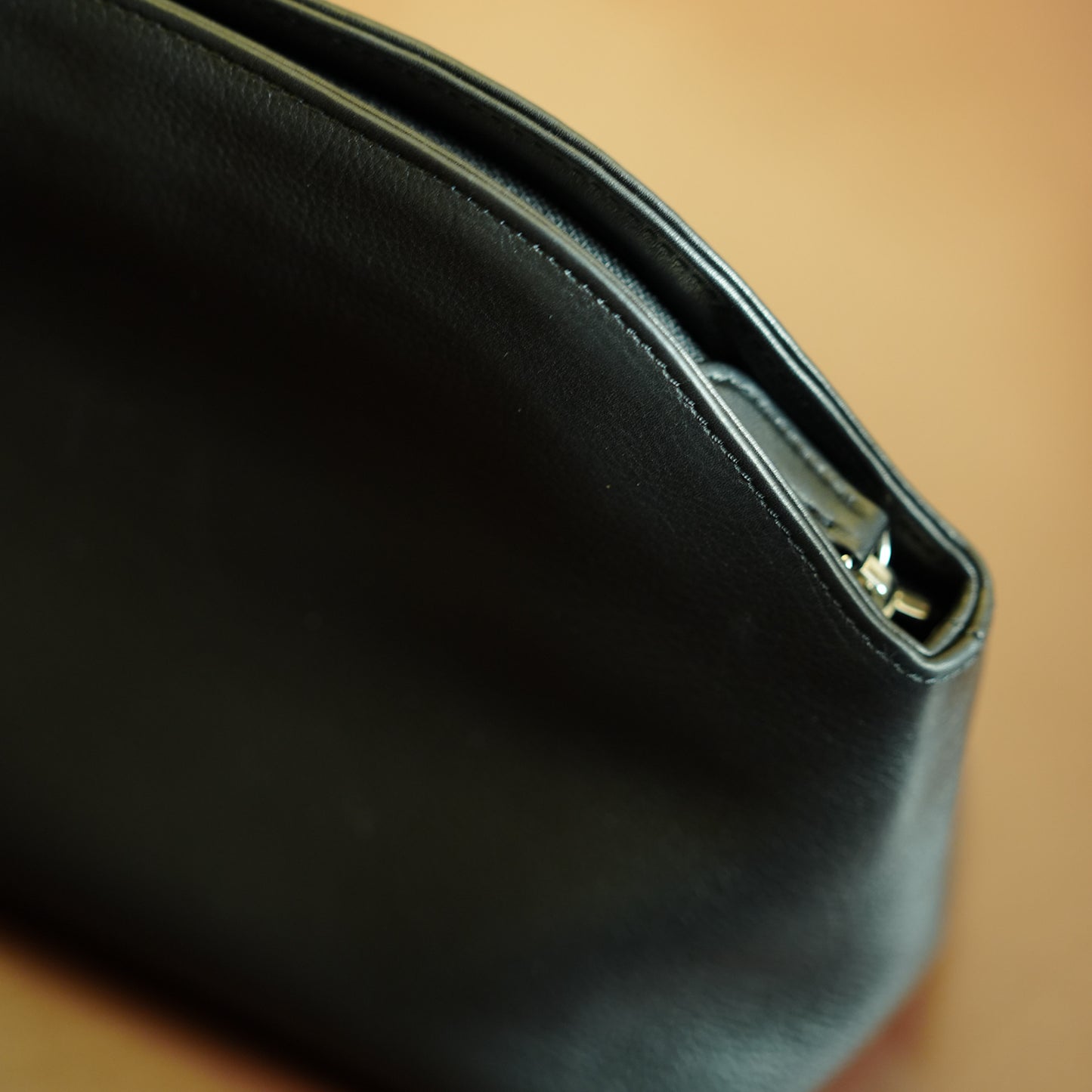 近日発売予定 : スマート ウォレット クラッチ レザー製 【受注生産】【メンバー限定】【数量限定】